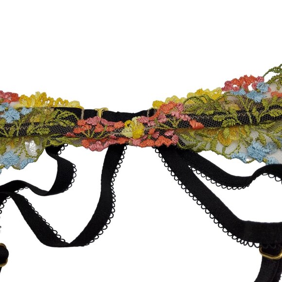 Victoria's Secret Dream Angels Floral Embroidered Garter Belt Size Medium Large - Picture 7 of 7